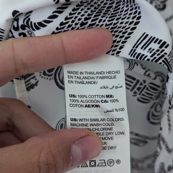 New With Tags Chico's No Iron Cotton Keys Print Black & White Button Down Shirt - Picture 7 of 7